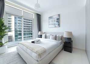 1 bedroom, iron/ironing board, WiFi, bed sheets - Free housekeeping visits during your stay - StayShort - 1 Bed in Emaar Beachfront Perfect for 4 with Beach Access (Emaar Beachfront)