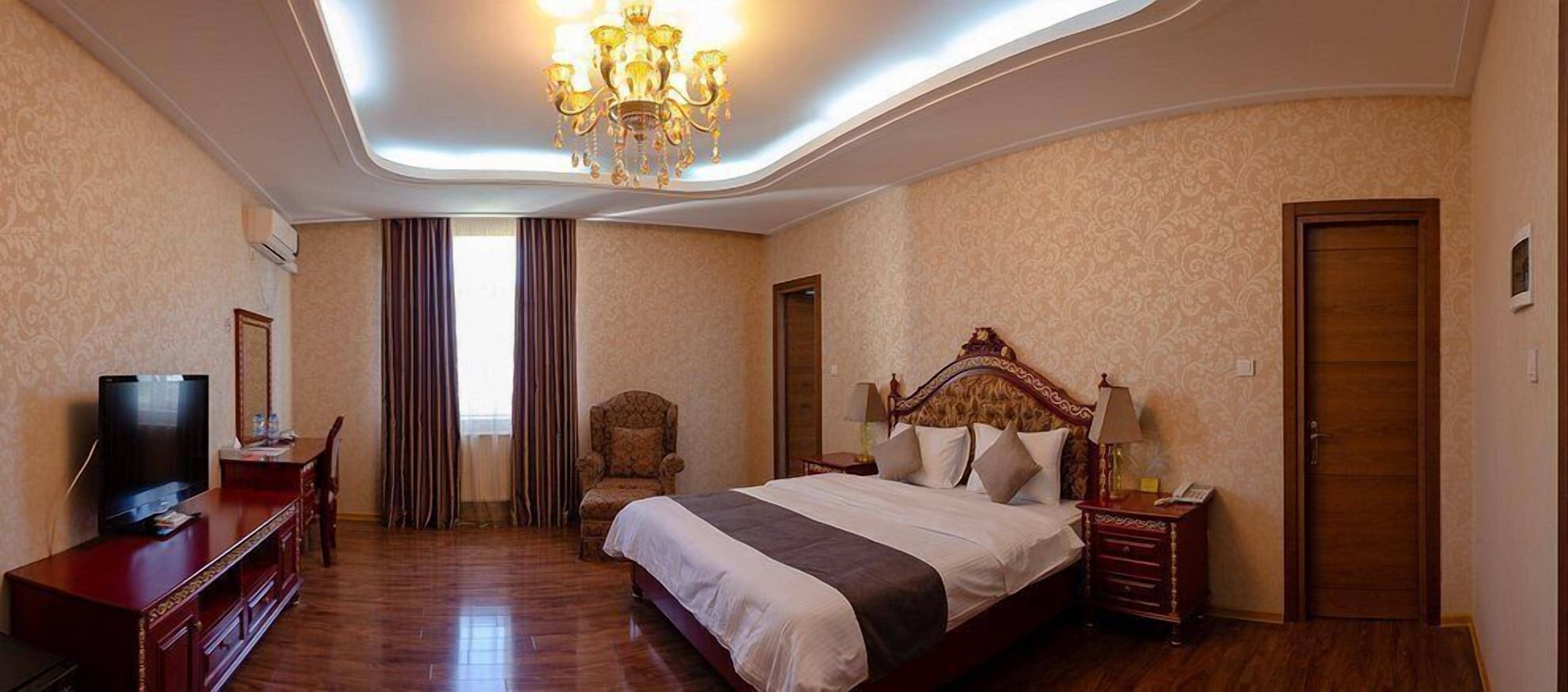 Luxury Room, 1 Double Bed, Courtyard View | Desk, iron/ironing board, free WiFi, bed sheets