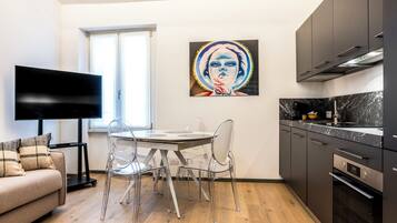 Appartamento, 2 camere da letto | Area soggiorno | TV 40 pollici con canali digitali