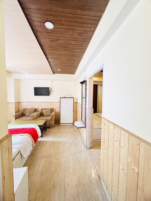 Family Quadruple Room | Free WiFi, bed sheets