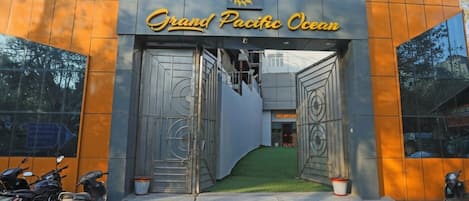 Fachada de la propiedad