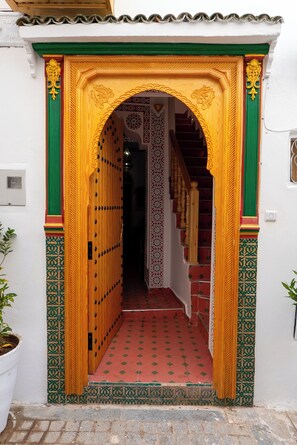 Mặt tiền nơi lưu trú