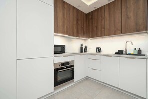 Kühlschrank, Ofen, Herdplatte, Geschirrspüler