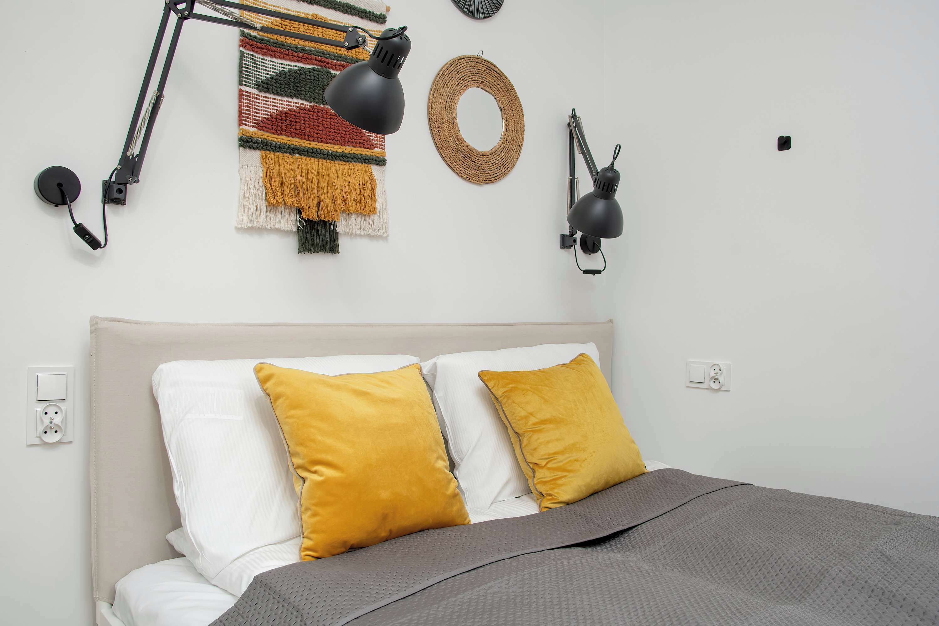 2 bedrooms, desk, iron/ironing board, travel crib