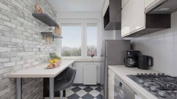 Fridge, oven, stovetop, dishwasher