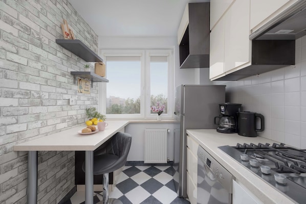 Fridge, oven, stovetop, dishwasher - Strzeleckiego 6 Warsaw | Comfortable Apartment | Air Conditioning | Balcony (Warszawa)