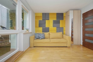 TV, offices - Strzeleckiego 6 Warsaw | Comfortable Apartment | Air Conditioning | Balcony (Warszawa)