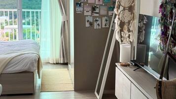 1 bedroom, desk, free WiFi, bed sheets