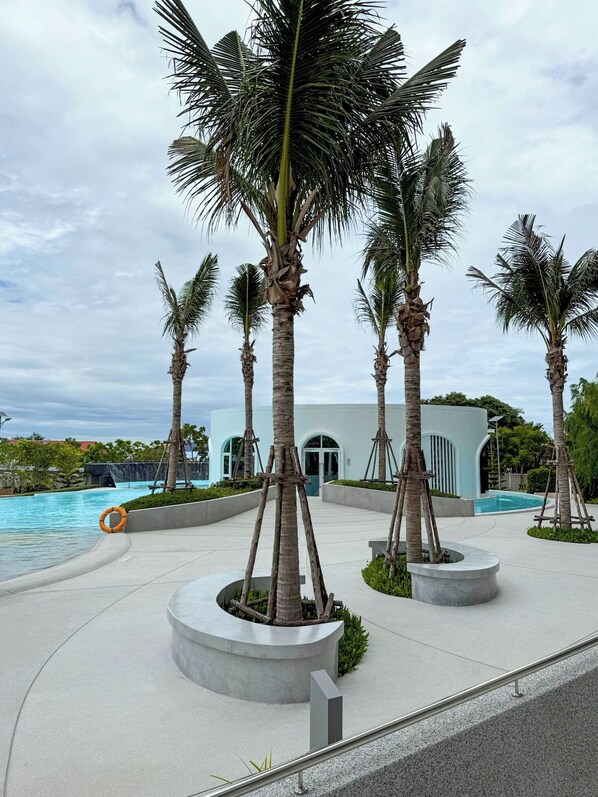 Outdoor pool, a heated pool