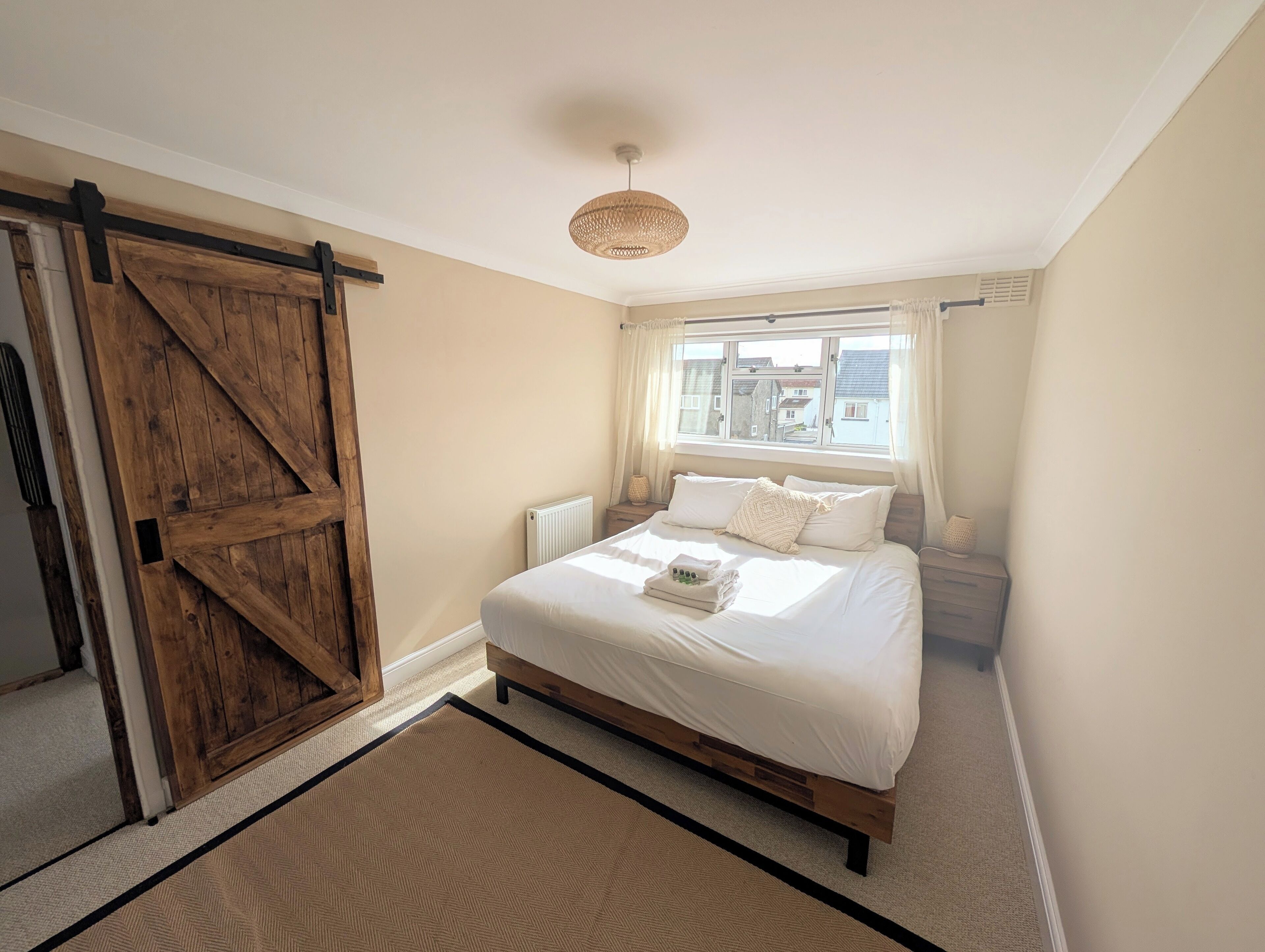 3 soverom, strykejern/-brett, wi-fi og sengetøy