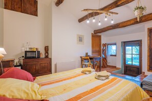 1 soveværelse, strygejern/strygebræt, sengetøj