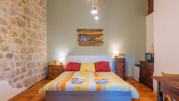 1 bedroom, iron/ironing board, bed sheets