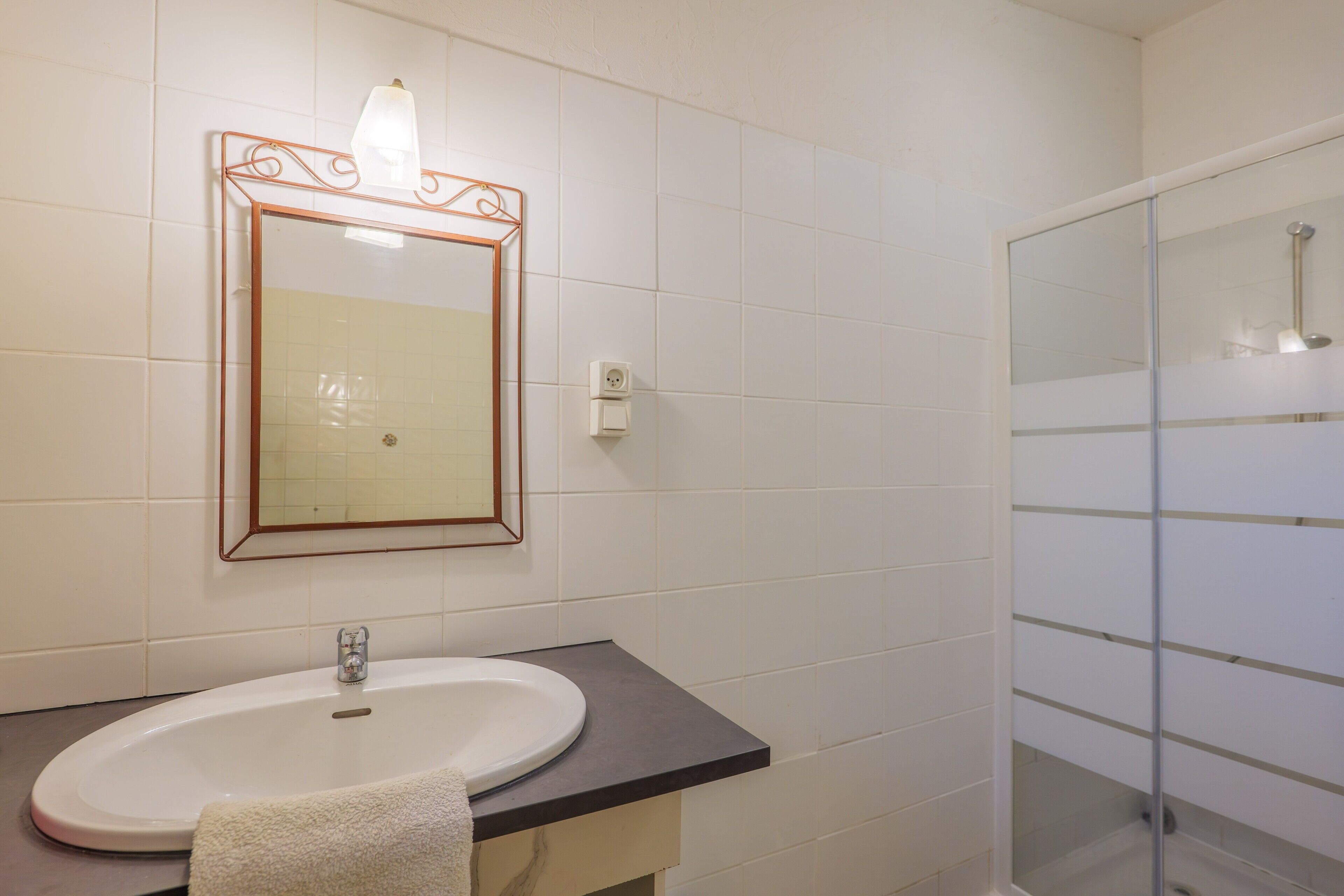 Douche, serviettes fournies