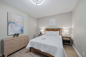 1 bedroom, desk, iron/ironing board, WiFi - The Luxe Pearl Residences 872-5 (Columbus)