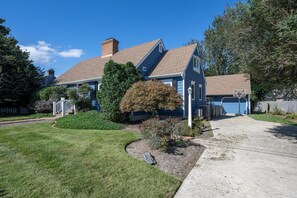 Exterior - 111 Rodaline Avenue - in-town Lewes with a private pool! (Lewes)