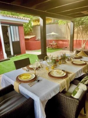 Outdoor dining