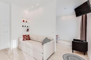 Deluxe Room, Balcony