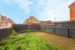 المنطقة المحيطة بالمنشأة