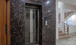 Lift - Treebo Buddha Pride (Patna)