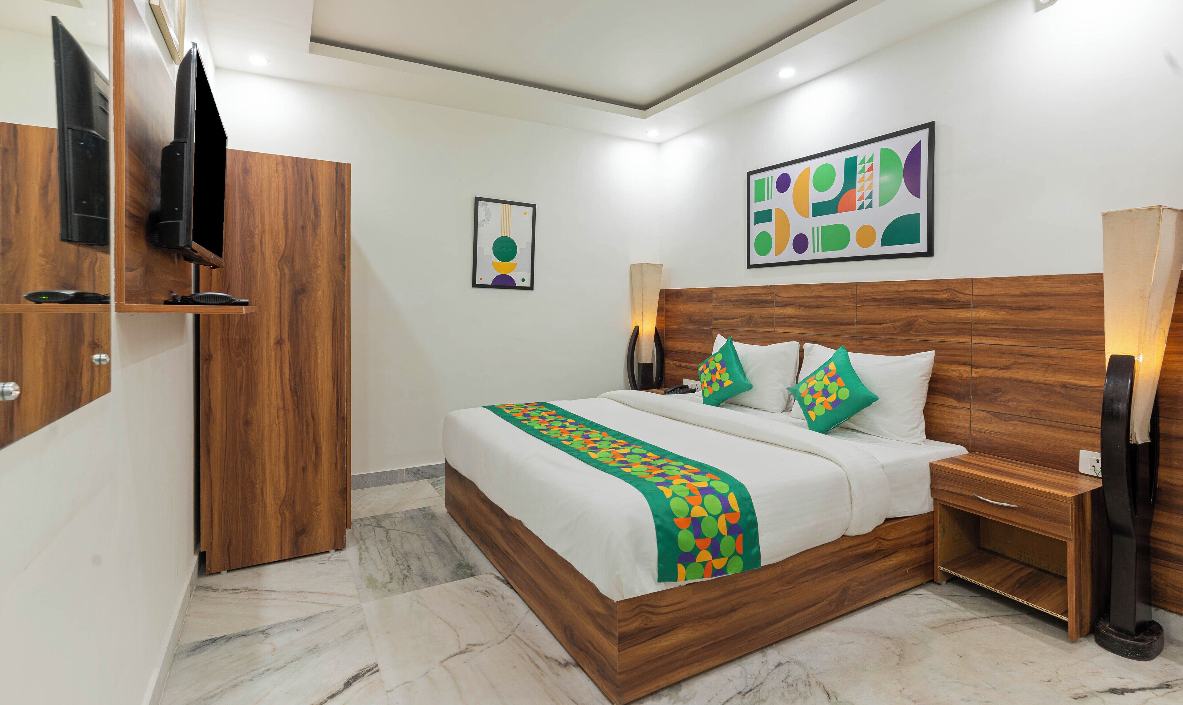 Habitación doble estándar | Tabla de planchar con plancha 