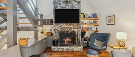 TV, fireplace, offices