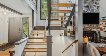 Steps to Ski Hill, Game Room, Club | Kingswood 6F