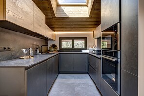 Dishwasher, coffee/tea maker