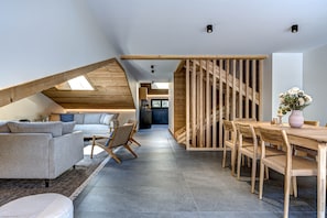 Interior - Chalet du Cristal Blanc, sleeps 6 in 3 bedrooms, Chamonix All Year (Chamonix)
