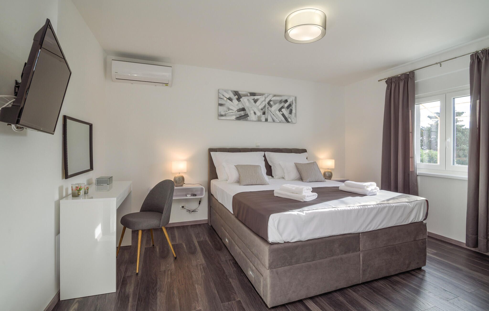 3 bedrooms, iron/ironing board, travel crib, free WiFi