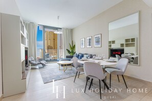 Apartamento, vista para a marina | Área de estar