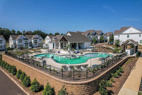 The Hive on Honeysuckle by Apex Short Term Stays