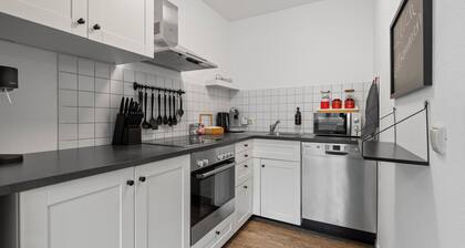 Glücksfewo71, for families, center, private underground parking space, 2 terraces, Allgäu