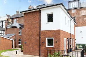 House | 1 bedroom