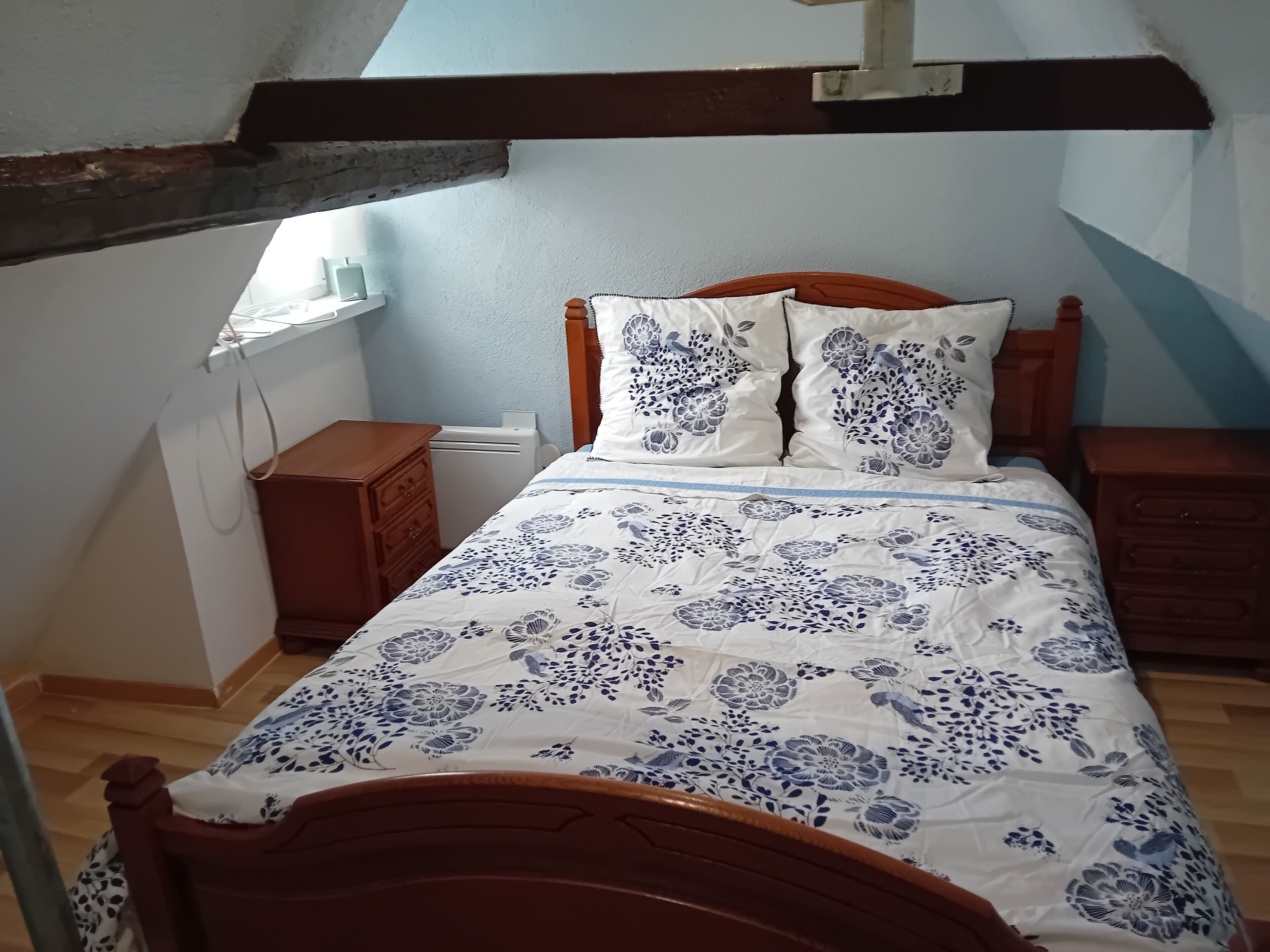 1 slaapkamer, een strijkplank/strijkijzer, gratis wifi, beddengoed