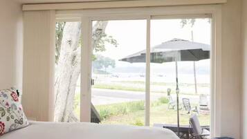 3 bedrooms, iron/ironing board, travel crib, free WiFi