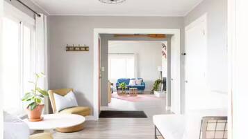 TV, fireplace, table tennis, books