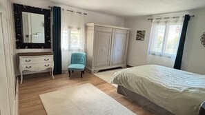 1 bedroom, iron/ironing board, WiFi, bed sheets