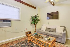 Apartment (0 Bedroom) | Interior - Walkable Studio 1 Mi to Riverwalk & Dtwn Bradenton (Bradenton)