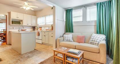 Stroll to Bradenton Riverwalk! Stylish Apartment