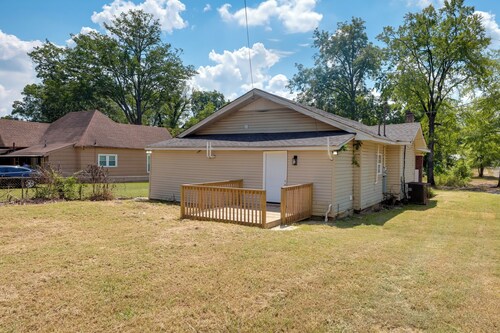 < 10 Mi to Uab: Birmingham Group Getaway