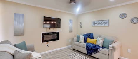 House (3 Bedrooms) | Front of property