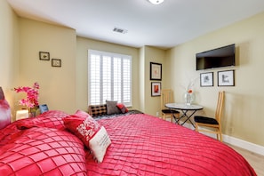 Apartment (2 Bedrooms) | Interior - Golf, Hike, Explore: Apt 9 Mi to Dtwn Fresno! (Fresno)