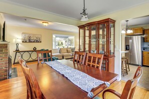 House (4 Bedrooms) | Interior