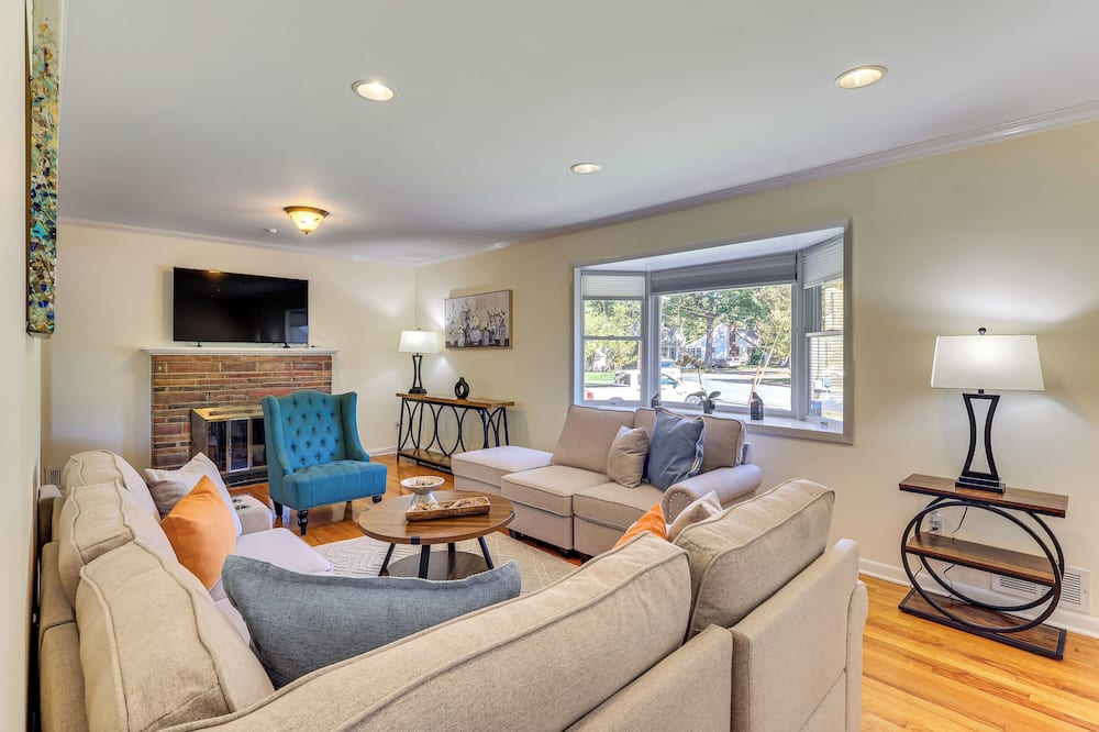 Spacious Fanwood Home w/ Decks, Walk to Park!