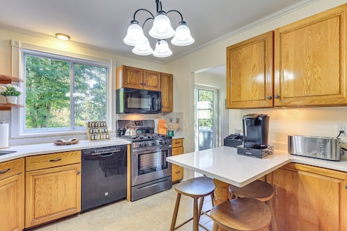 Spacious Fanwood Home w/ Decks, Walk to Park!