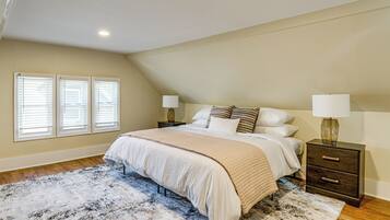 House (5 Bedrooms) | Interior