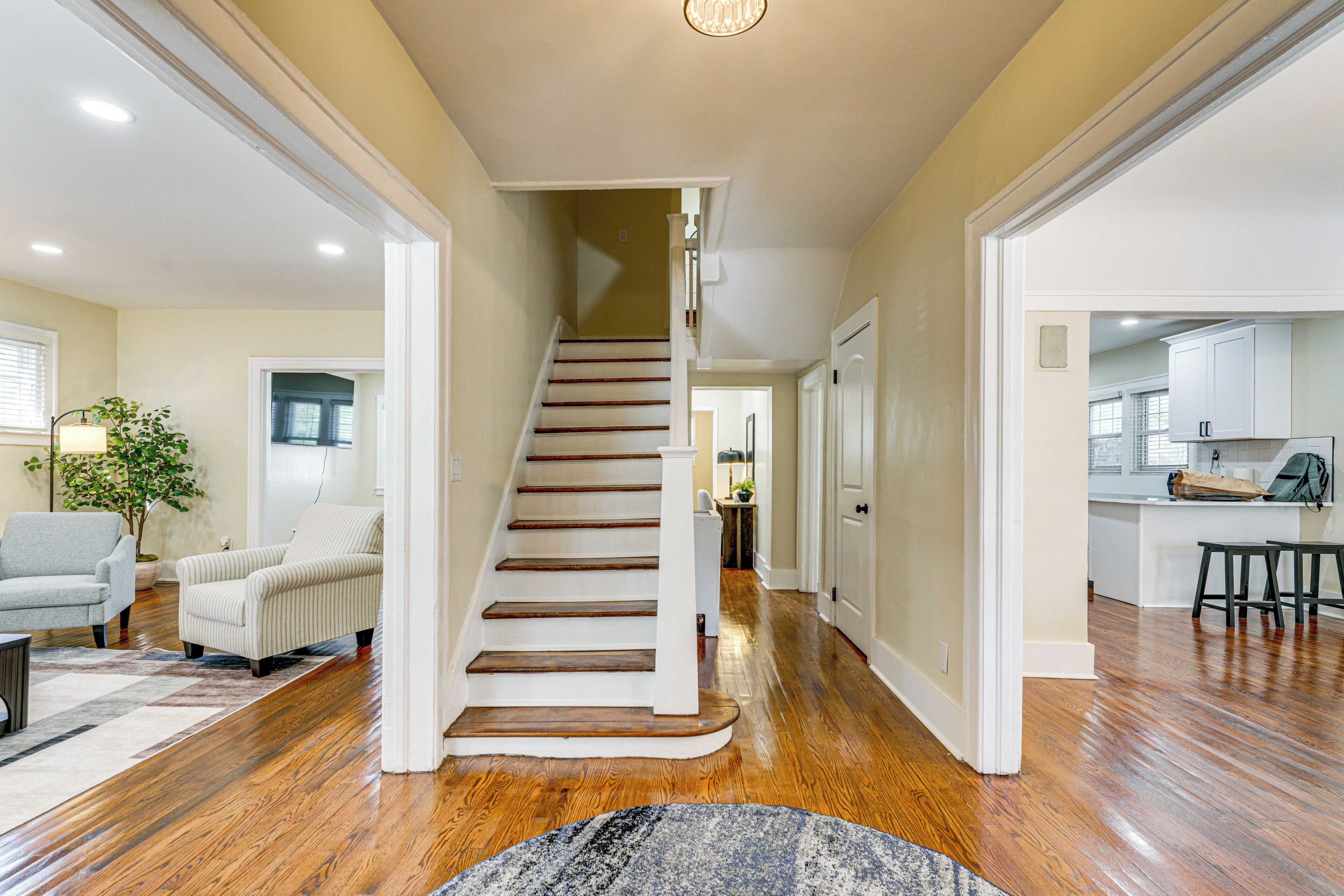 House (5 Bedrooms) | Interior