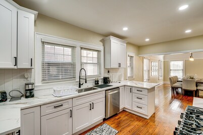 5 Mi to Dtwn Detroit: Pet-friendly Edison Home