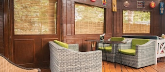 Whispering Palms Gardens