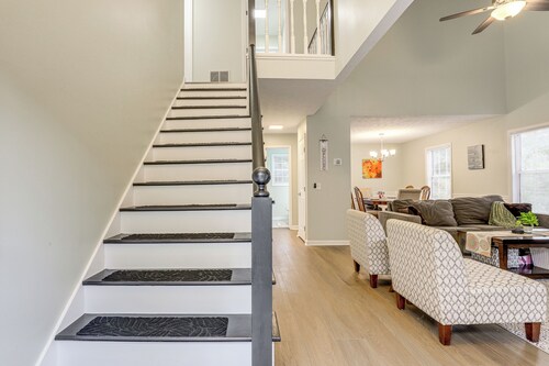 Hike, Golf, Explore: Home 10 Mi to Lake Lanier!